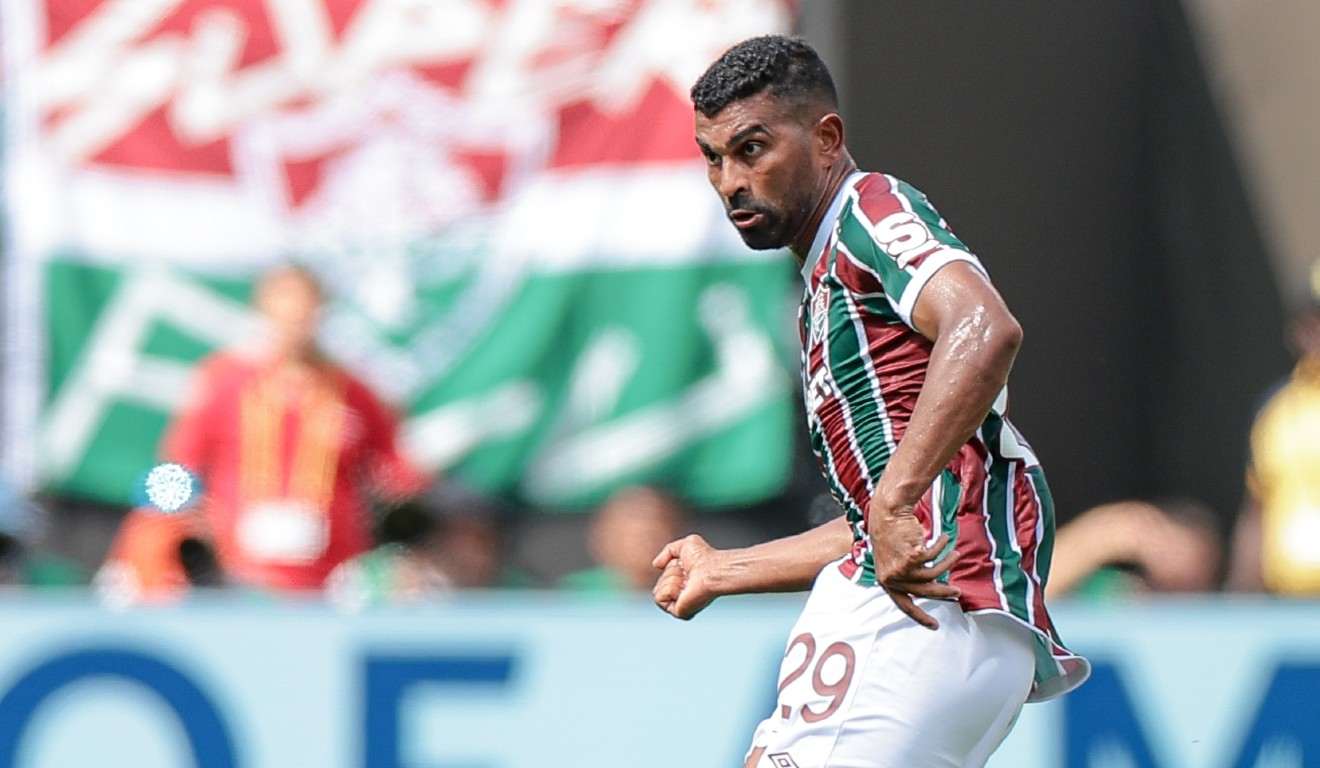 Thiago Santos em ação pelo Fluminense no Mundial de Clubes