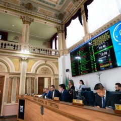 Plenário da Câmara Municipal de Curitiba; Casa aprovou reajuste do IPTU na capital paranaense