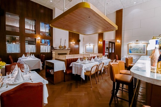 Ile de France celebra 72 anos mantendo tradição de fim de ano em Curitiba