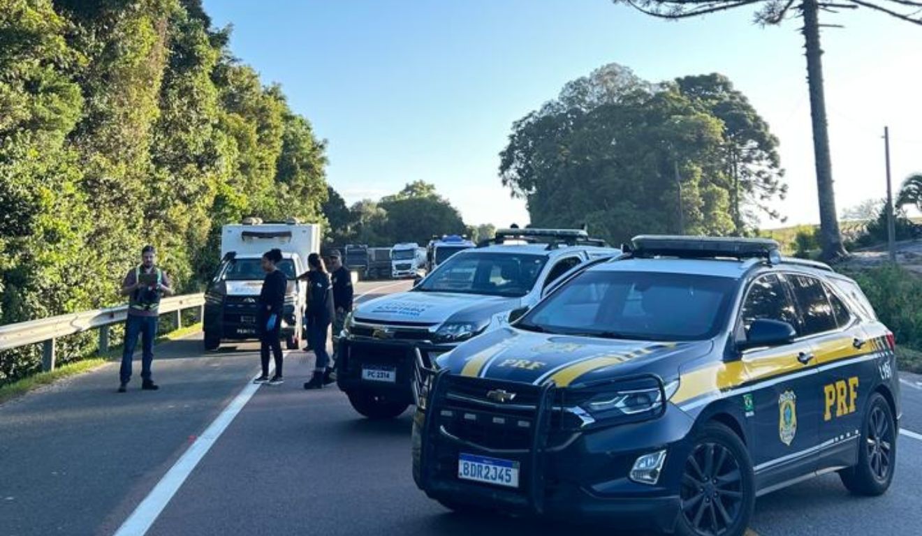 foto do acidente na BR-476 em Contenda