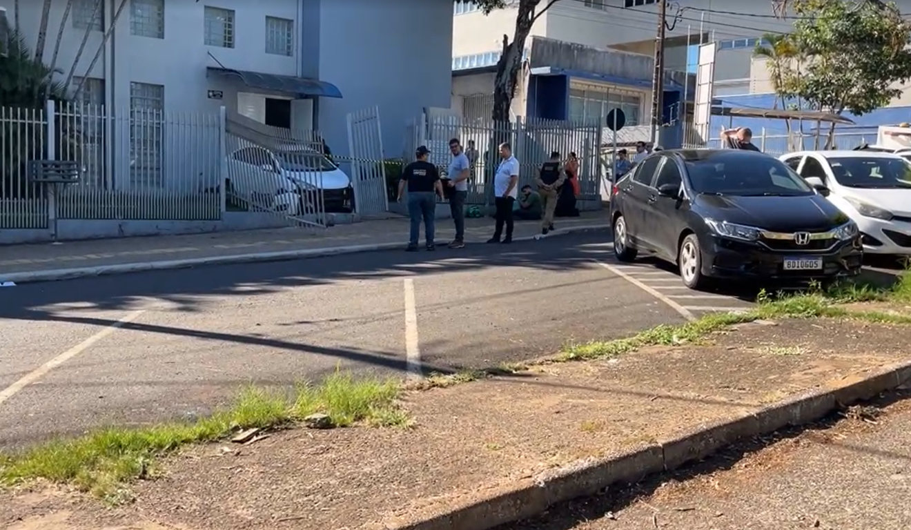 adolescente morre prensada carro Foz