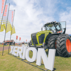 Trator Xerion exposto no Dia de Campo da C.Vale