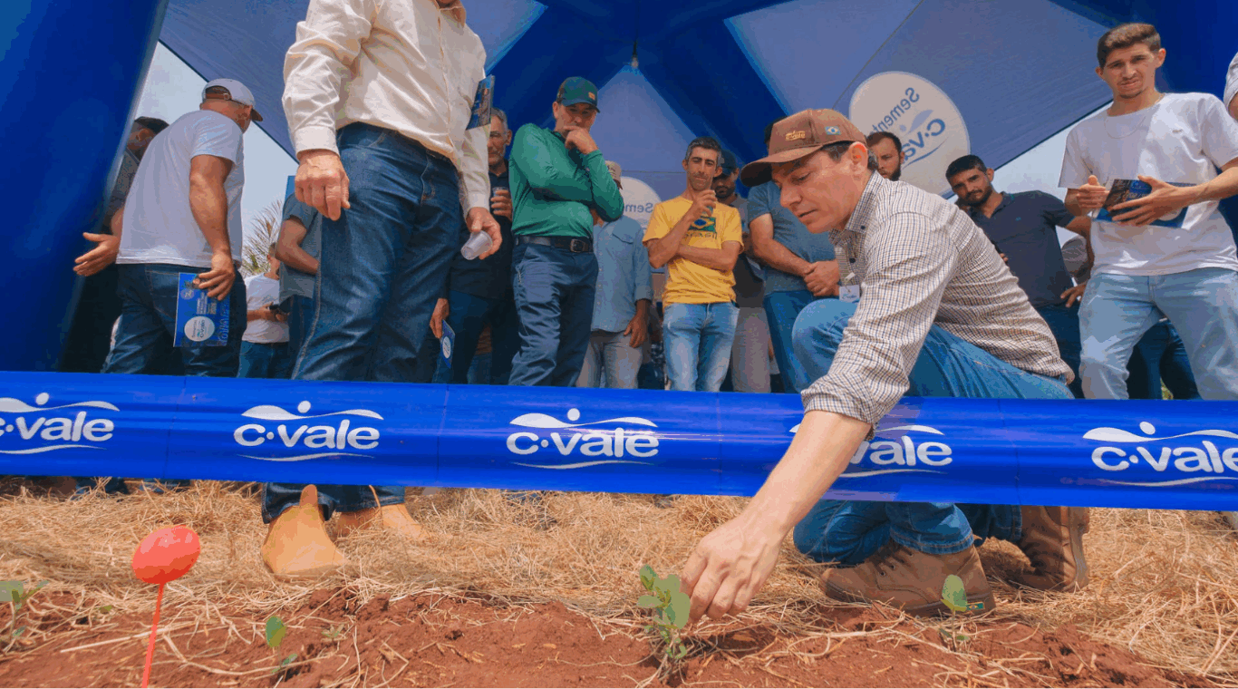 homem colhendo no dia de campo c.vale 2025 homem colhendo no dia de campo c.vale 2025