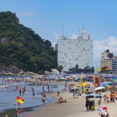 foto do litoral do Paraná para ilustrar dias de calor