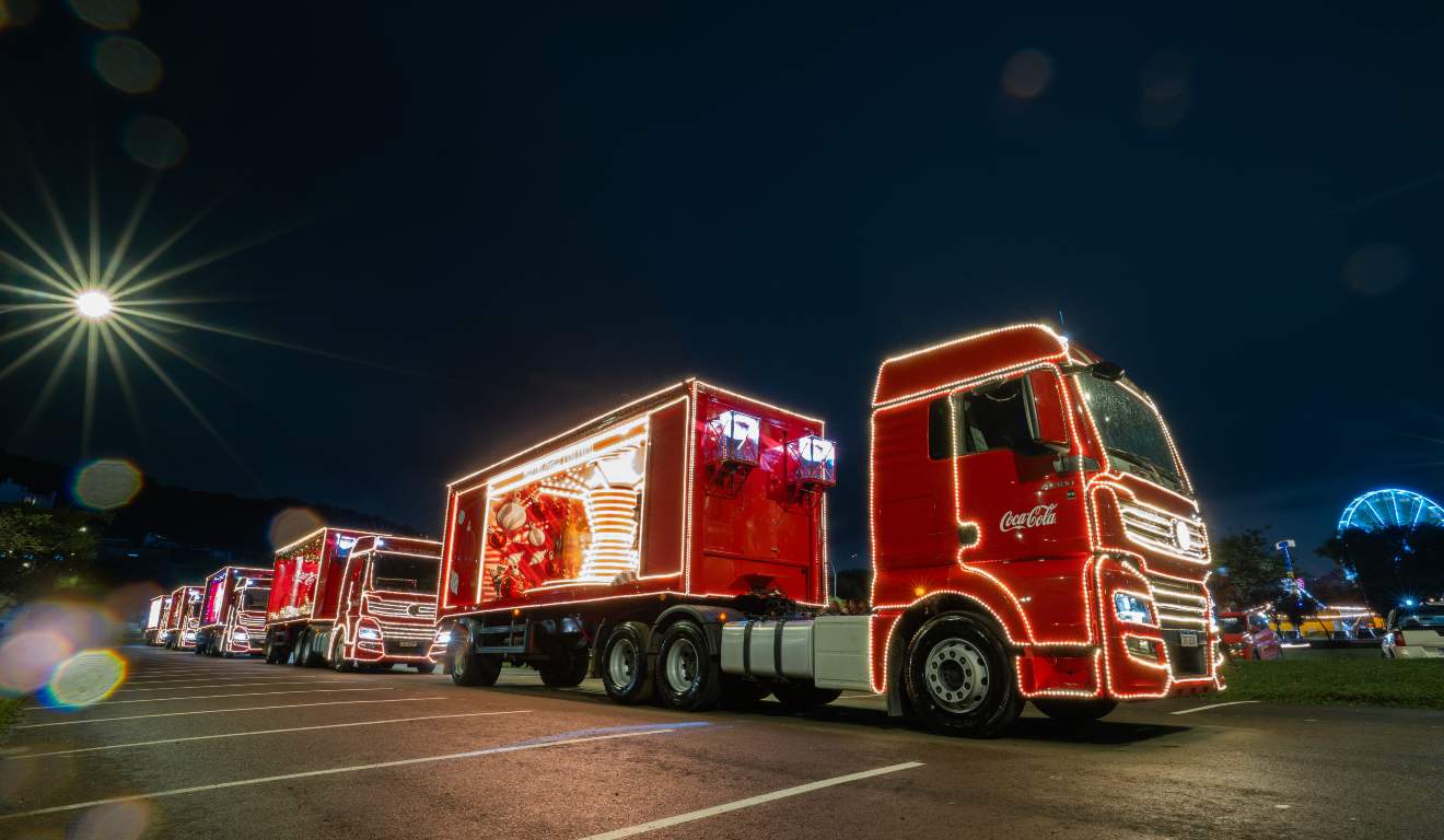 Caminhão da caranava de natal da coca-cola