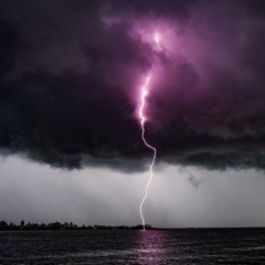 foto d eum relâmpago para ilustrar ciclone extratropical