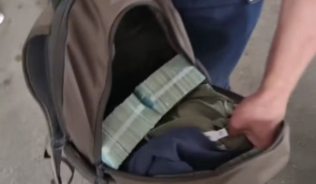 Dinheiro encontrado pela polícia. (Foto: PCPR)