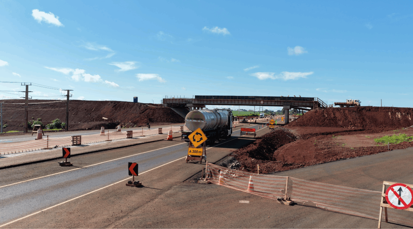 Obras no contorno de palotina