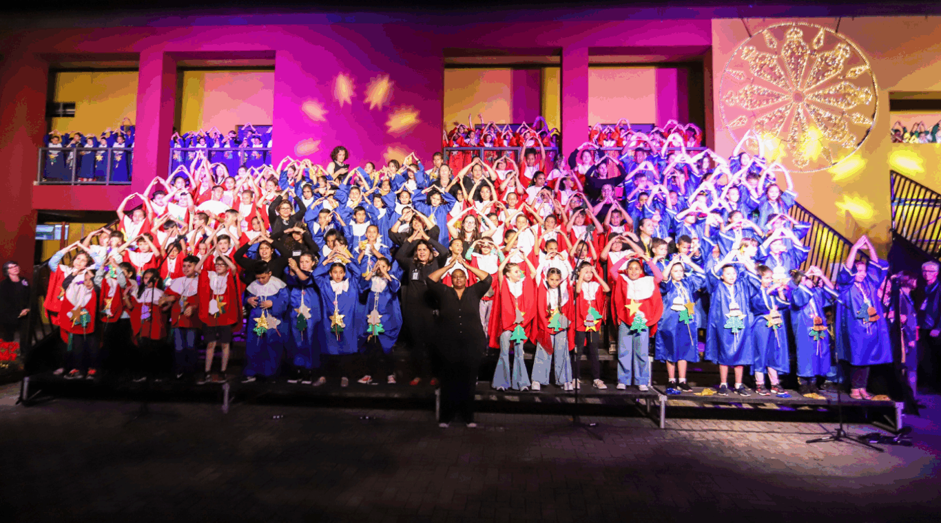Cantata de Natal em Curitiba, que reuniu mais de 1.200 crianças