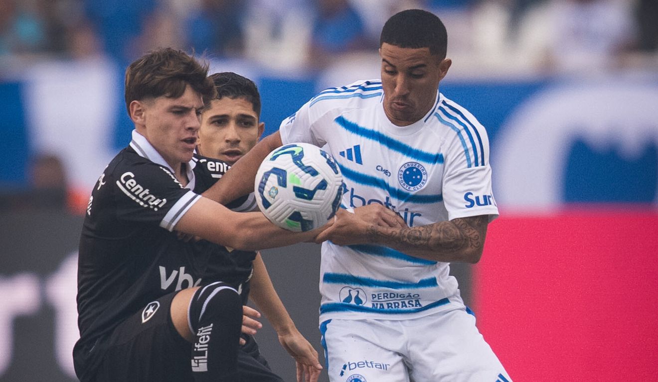 No primeiro turno o Cruzeiro venceu o Botafogo por 2x0, no Rio de Janeiro.