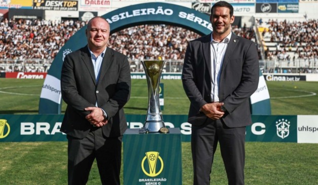Presidente da Federação Paranaense de Futebol, Hélio Cury Filho, ao lado do presidente da CBF, Samir Xaud. (Foto: Staff Images Woman/CBF)
