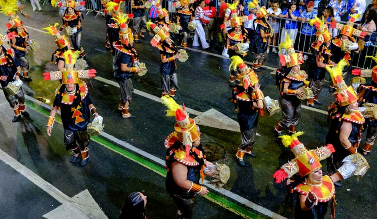 escola de samba deixa falar