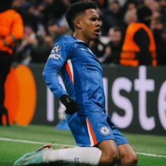 Estevão é um dos destaques do Chelsea, que joga neste sábado ne Premier League.