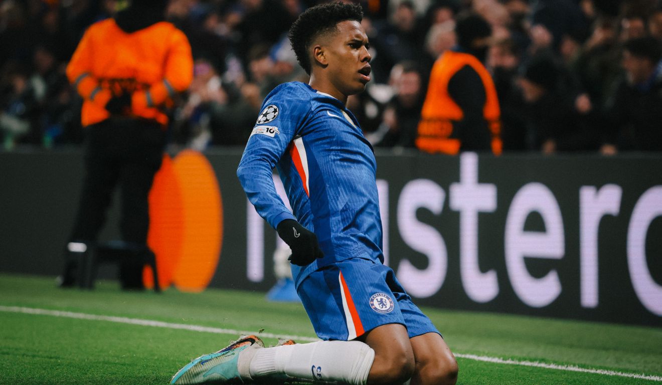 Estevão é um dos destaques do Chelsea, que joga neste sábado ne Premier League.