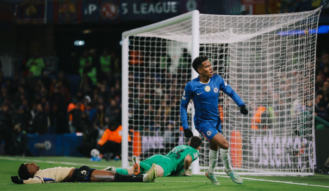 Chelsea, do atacante Estevão, joga nesta terça-feira pela Liga dos Campeões.