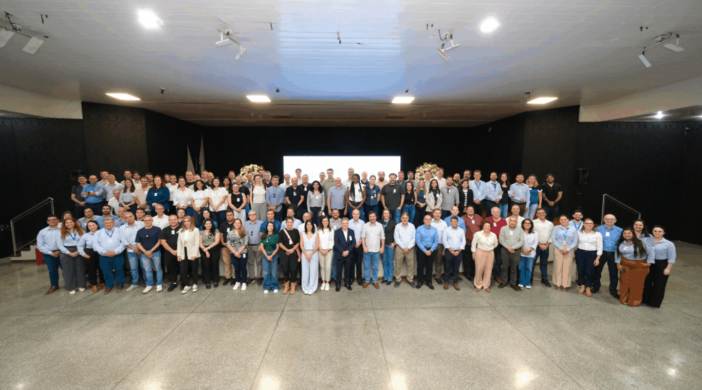 membros da C.Vale, em Palotina, durante evento