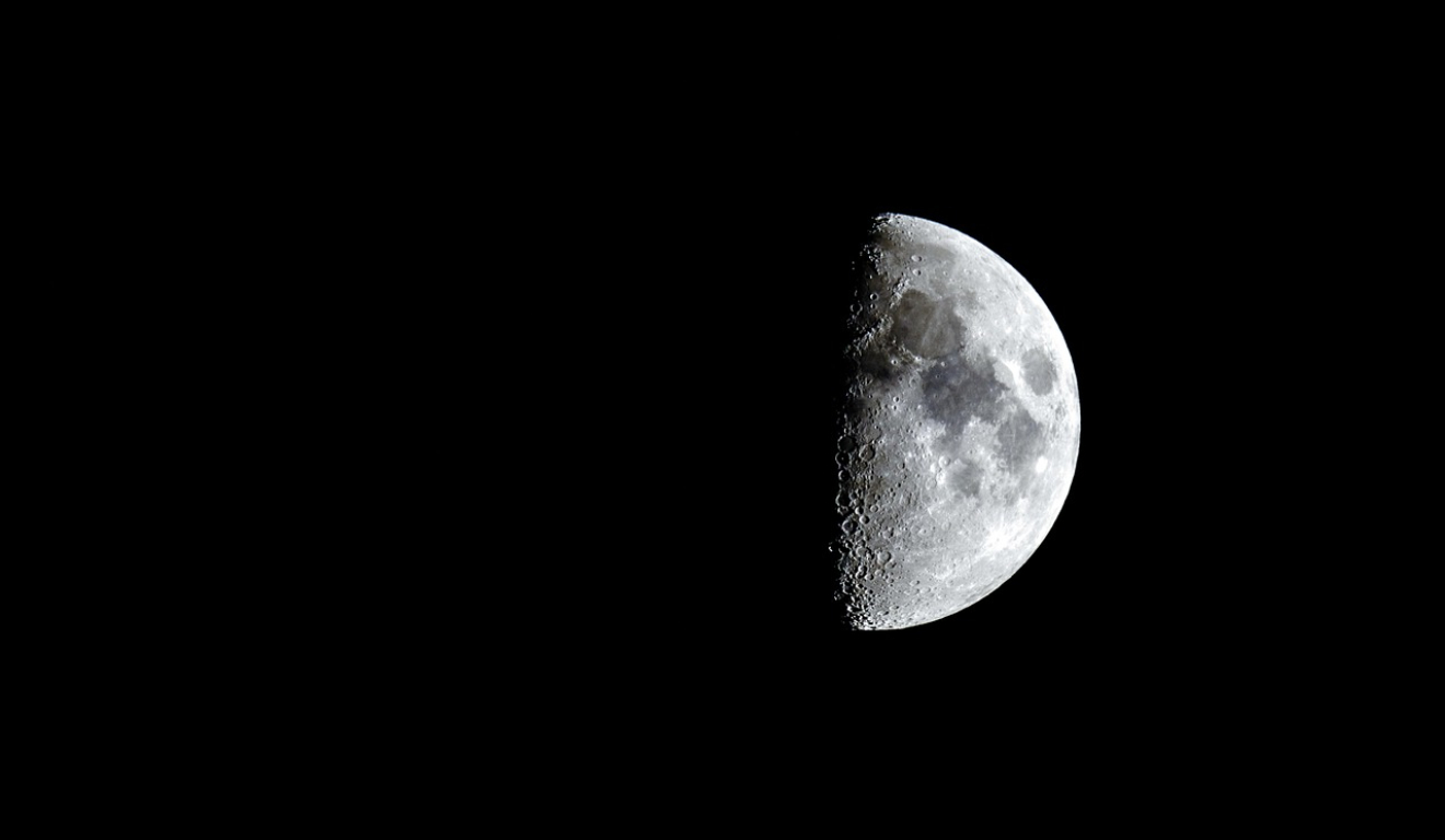 Imagem ilustrativa da lua crescente.