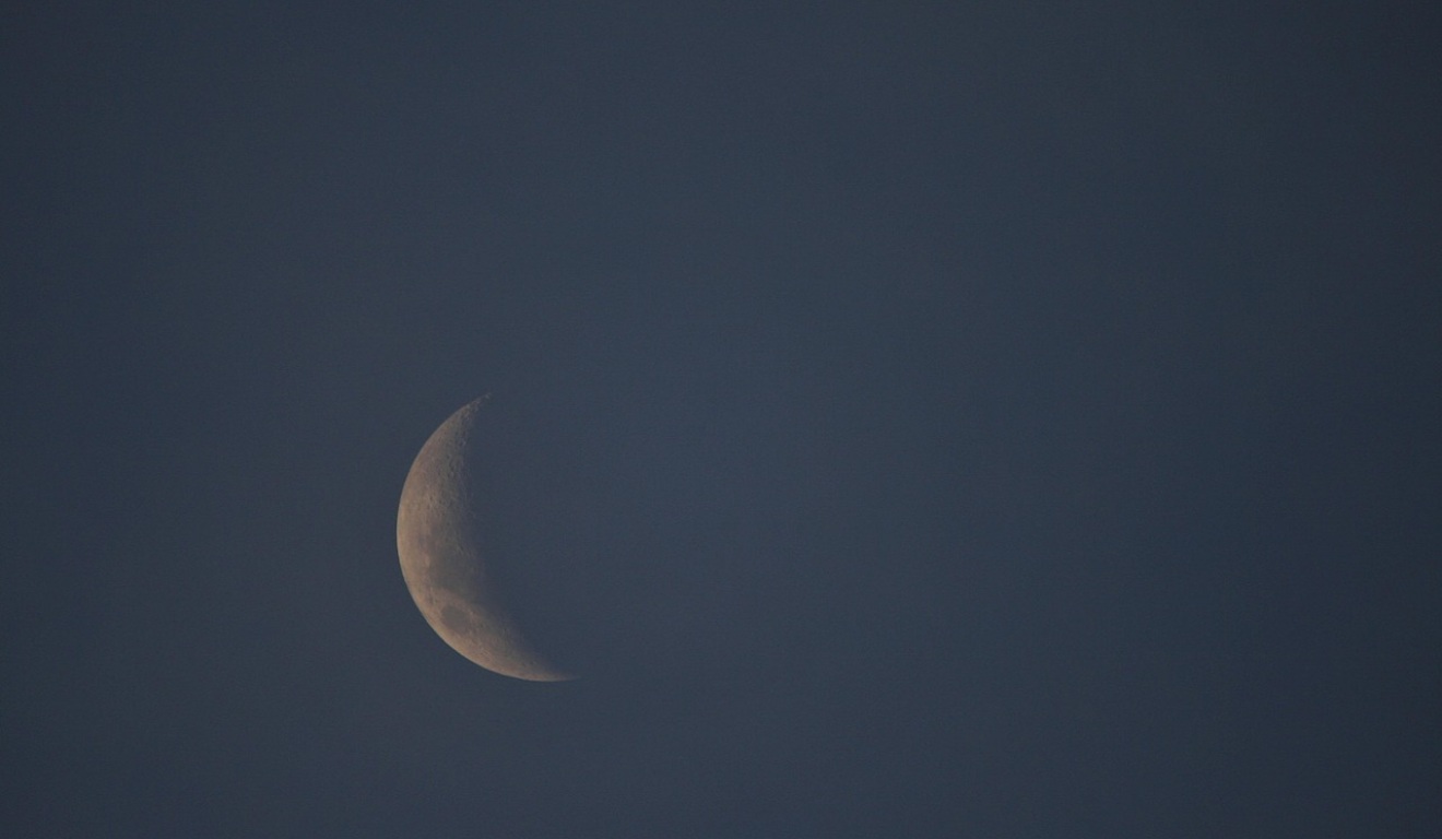 Imagem ilustrativa da lua crescente.