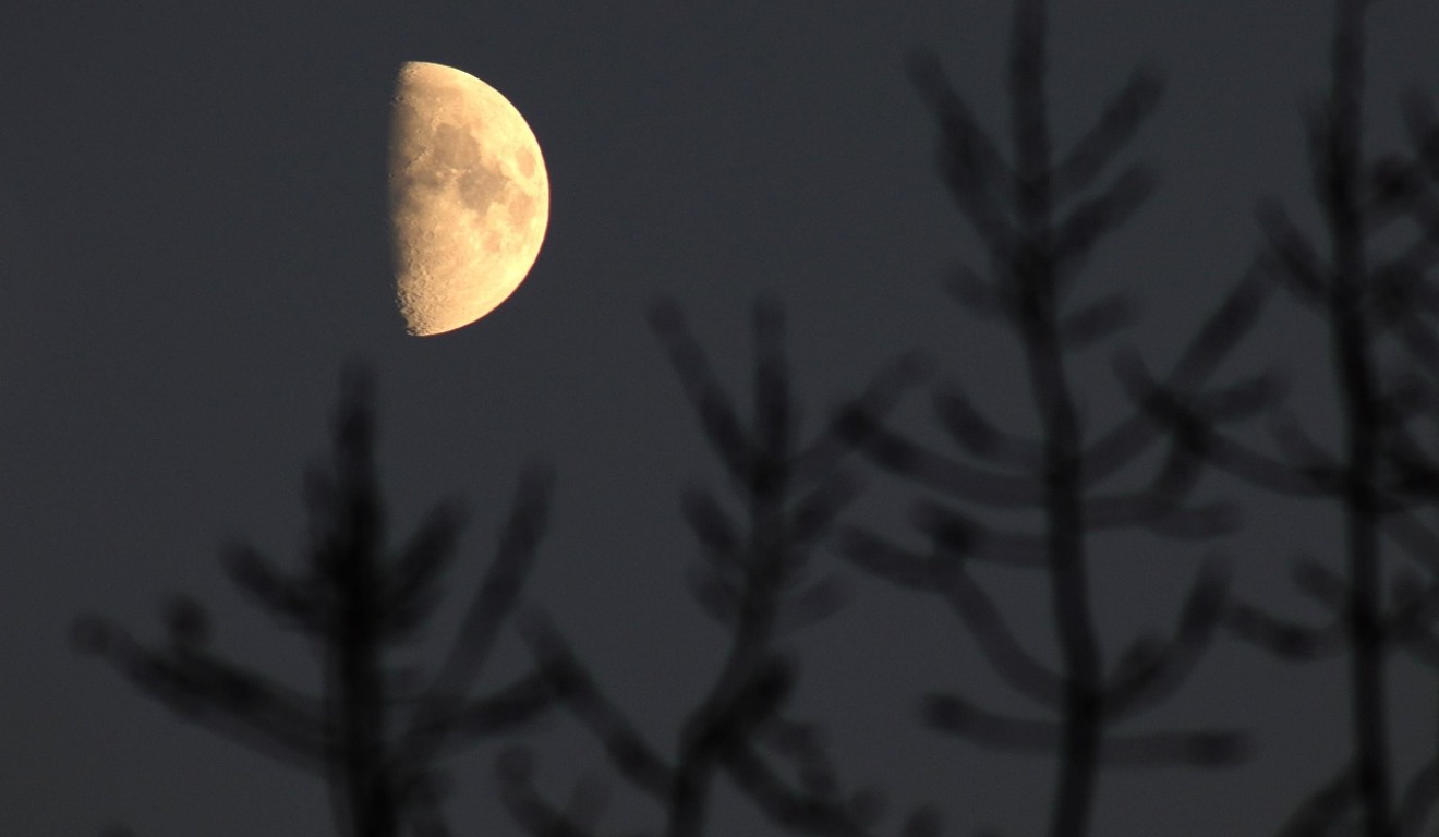 Imagem ilustrativa da lua crescente.