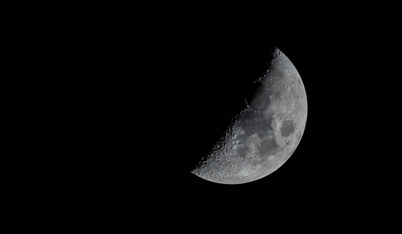 Imagem ilustrativa da lua crescente.