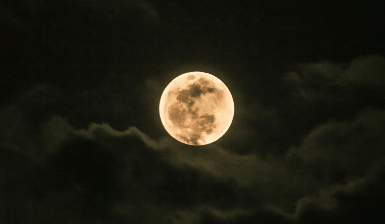 Imagem ilustrativa da lua crescente.