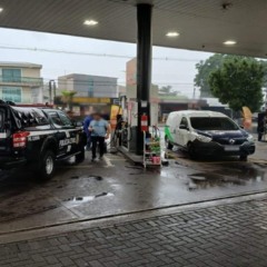 foto de posto de combustível em curitiba