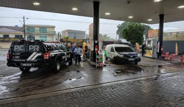 foto de posto de combustível em curitiba