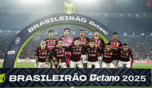 Equipe do Flamengo que começou o jogo com o Ceará.