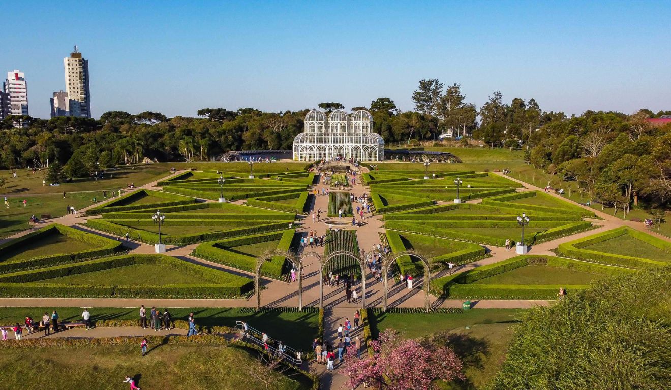 foto do jardim botânico para ilustrar afastamento da frente fria e volta do calor no paraná