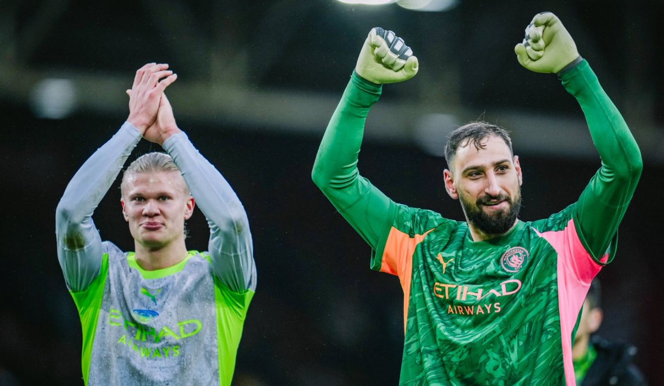 Atacante Haaland e o goleiro Donnarumma após o último jogo do City, no dia 27 de dezembro de 2025. Foto: Divulgação/X/@ManCity