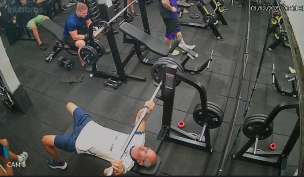 Ronald José Salvador Montenegro enquanto treinava em academia em Olinda