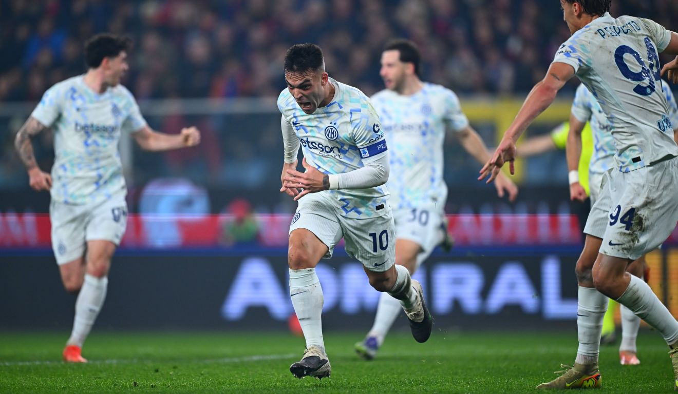 Lautaro Martínez comemora o gol da Inter no seu último jogo, no dia 14/12.