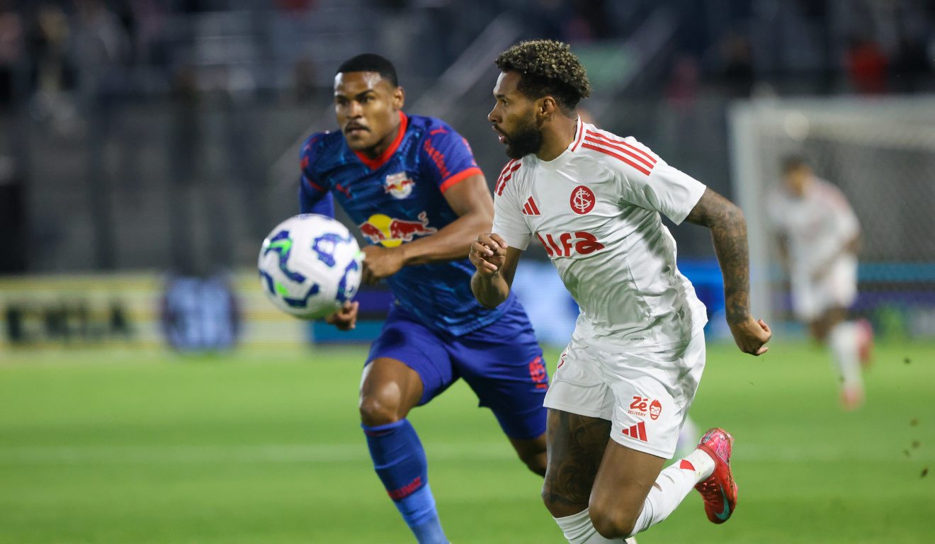 No primeiro turno o Internacional venceu o Bragantino por 3x1.