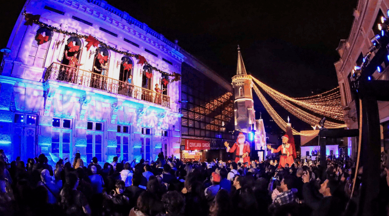 Largo da Ordem, na Praça Tiradentes, durante apresentação de Natal