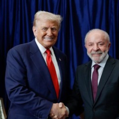 Presidente Lula cumprimenta o presidente dos Estados Unidos, Donald Trump