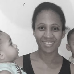 Mãe e filhos que morreram em incêndio