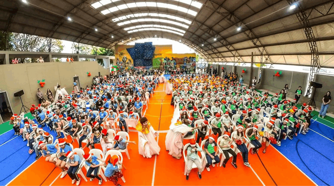 Cantata de Natal com canche lotada de crianças na Regional Bairro Novo em 2025