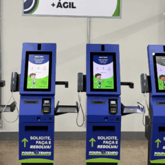 Totens do Poupatempo Paraná; novas unidades serão adicionadas nos próximos dias.