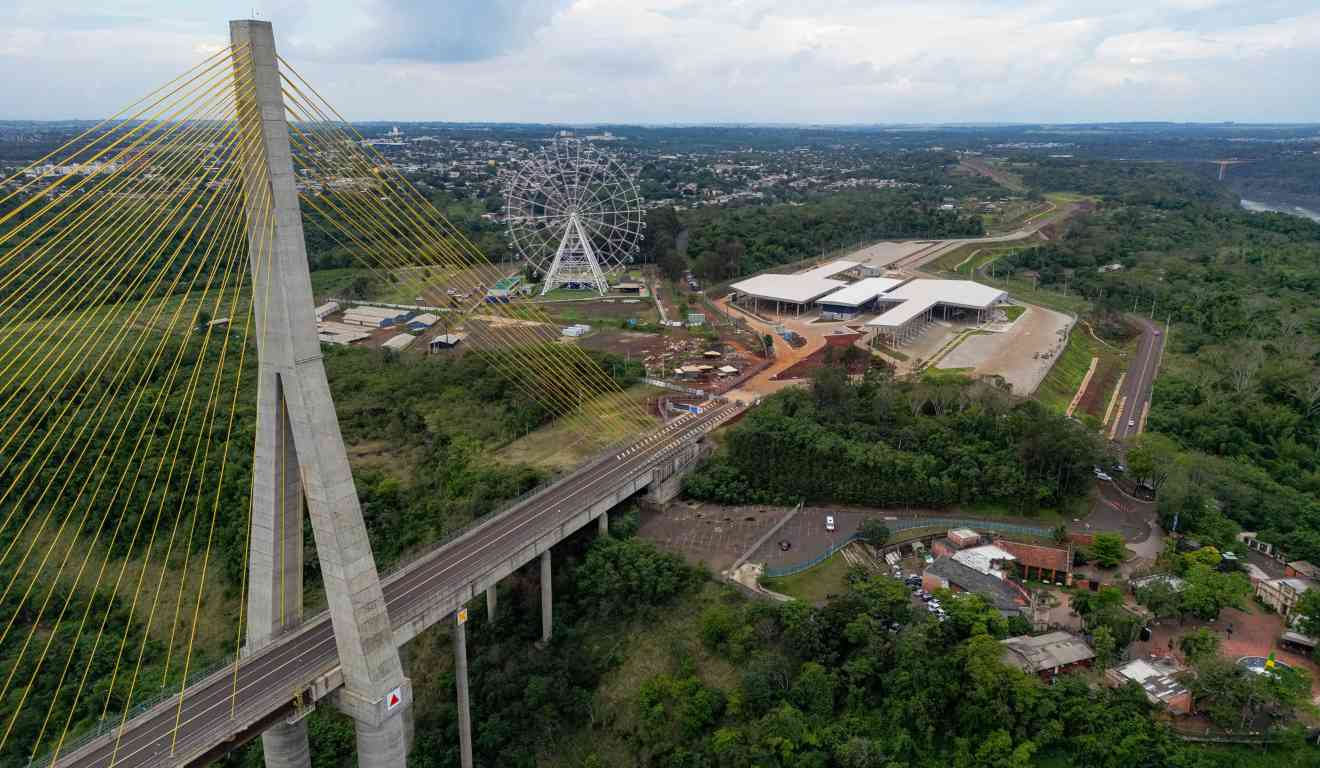 Ponte Internacional da Integração Brasil-Paraguai em imagem aérea