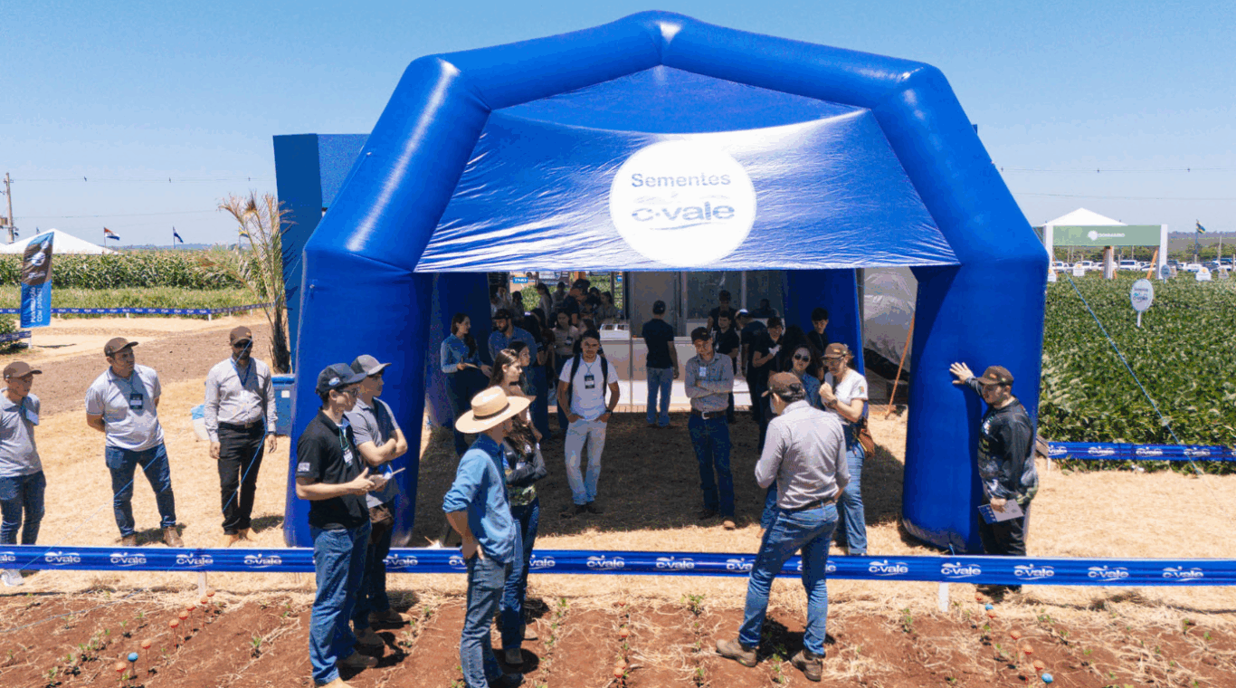 visitantes durante dia de campo da c.vale 2025