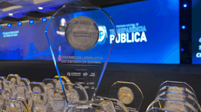 trofeu de selo de transparência recebido pela alep