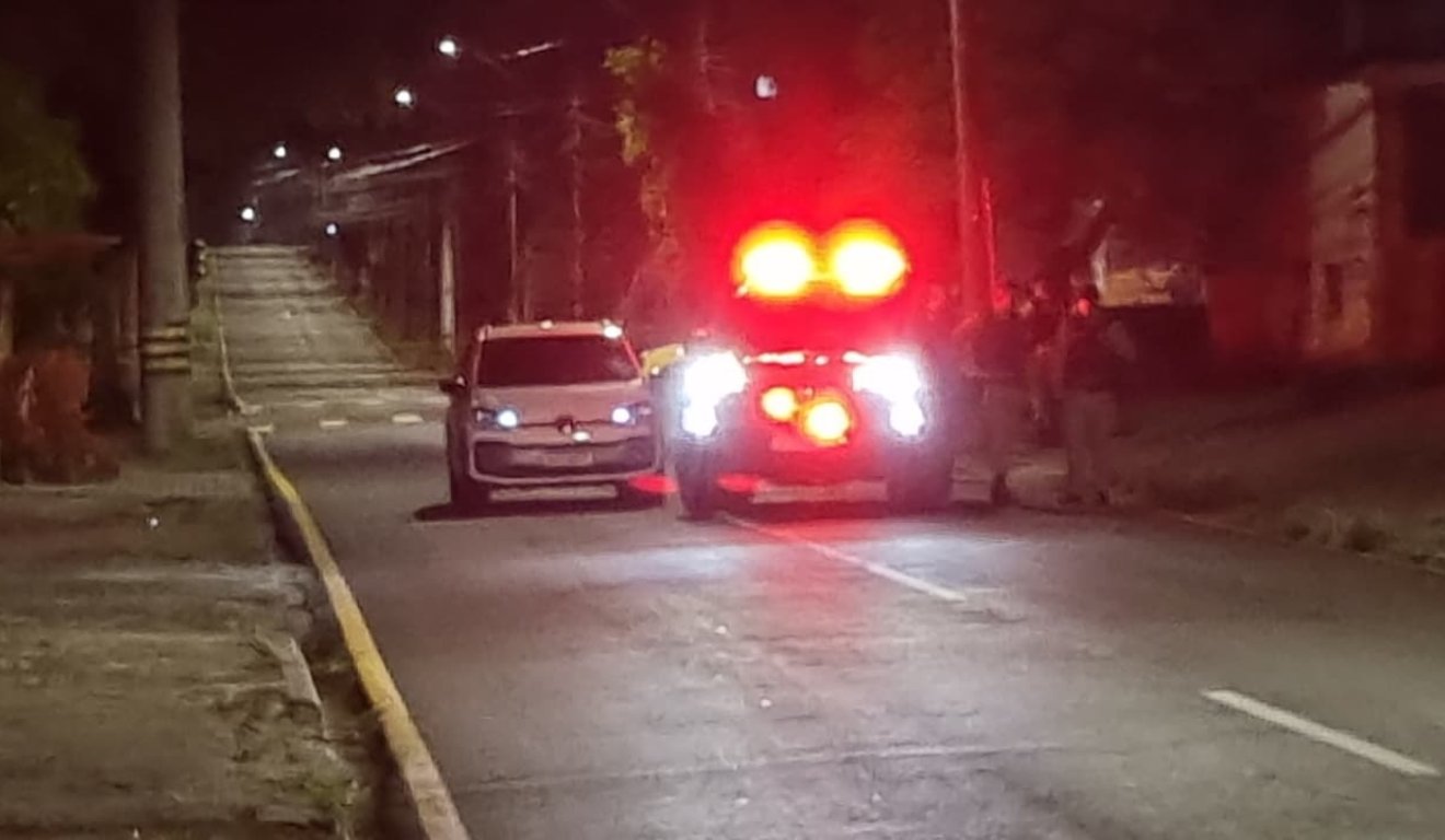 Veículo Volkswagen Up durante confronto no bairro Capão Raso