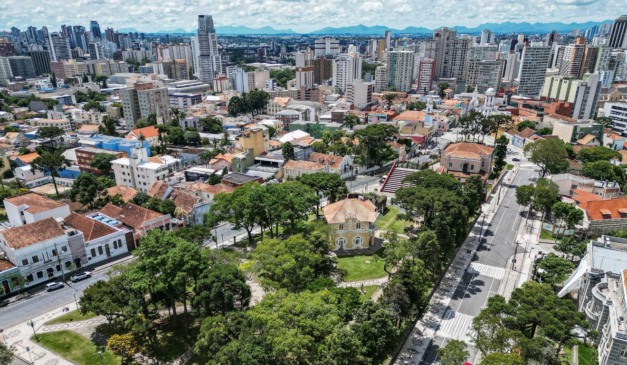 foto de curitiba para ilustrar a previsao do tempo no parana