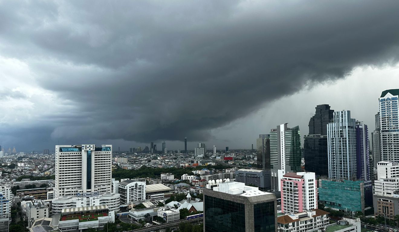 céu cinza para ilustrar temporal no paraná