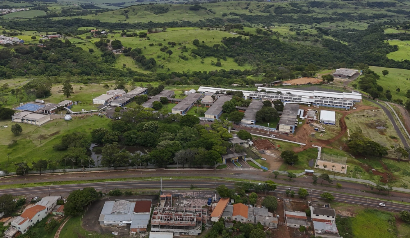 Imagem aérea da Universidade Estadual do Norte do Paraná (UENP), que passa a ofertar curso de Medicina a partir de 2026.