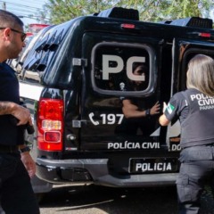 Foto do viatura e agentes da polícia civil