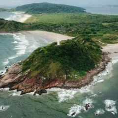 foto aérea da ilha do mel