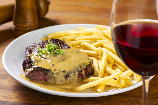 Restaurante Maria Eugênia renova o cardápio e aposta no sabor do verão