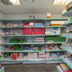 Imagem de farm&aacute;cia; enfermeiros poder&atilde;o receitar antibi&oacute;ticos em todo o Brasil