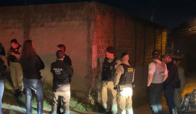 local onde o homem foi encontrado morto dentro de córrego